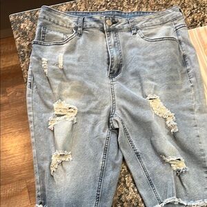 $5 NWOT Distressed Bermuda Jean Shory